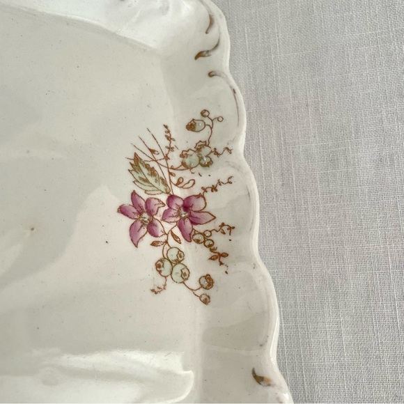 Vintage Warwick Floral Dessert/snack tray, scalloped gold-trimmed edge, 11"x 6" - Picture 5 of 9